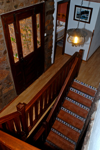 Escaleras y salida a la terraza